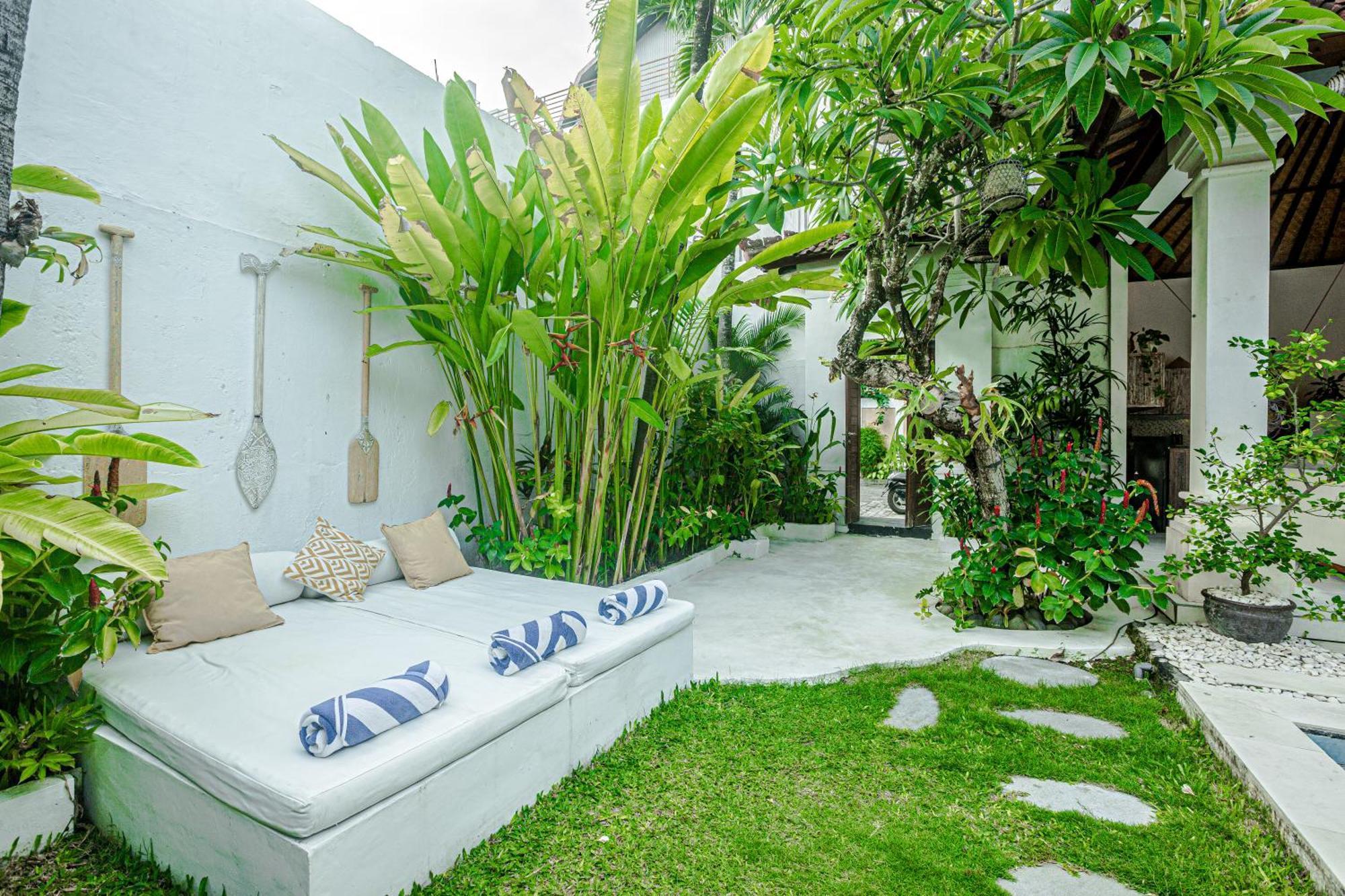 Villa Deba I By Bali Villa Solutions Семиняк Екстериор снимка